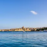 Seaview Luxury 3br In Sliema