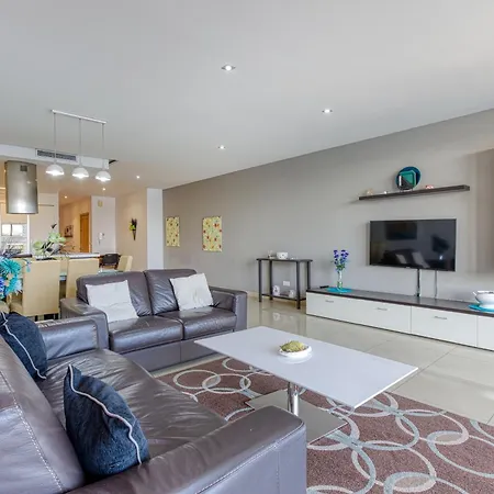 Seaview Luxury 3br In Sliema
