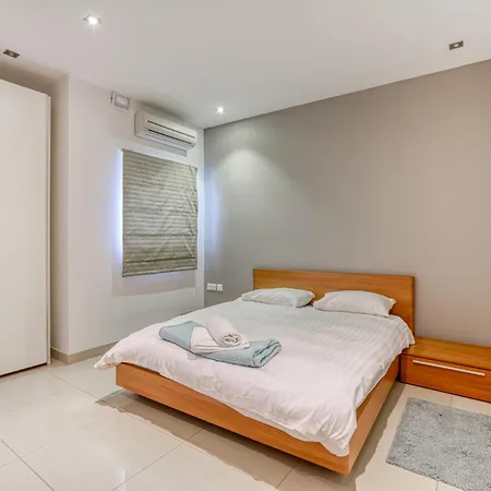 Lejlighed Seaview Luxury 3br In