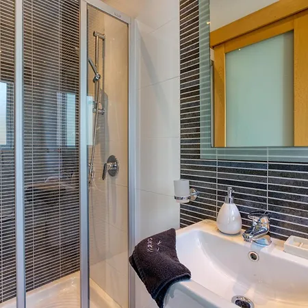 Seaview Luxury 3br In Apartman *
