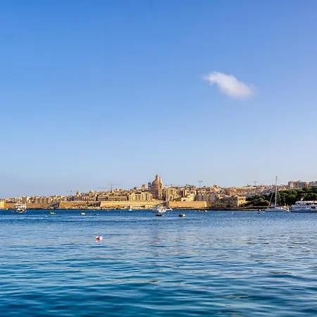 Seaview Luxury 3br In Sliema