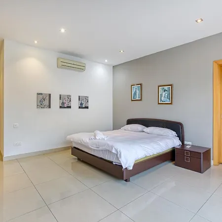 Seaview Luxury 3br In Sliema