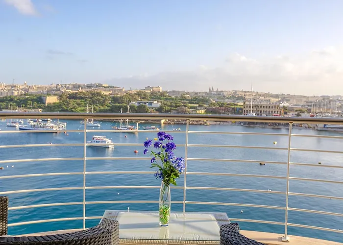 Seaview Luxury 3br In Апартаменты Слима