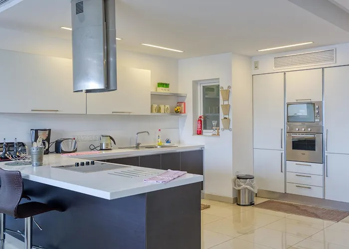 Seaview Luxury 3br In * Слима