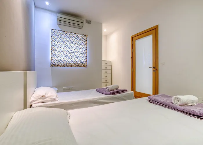 Seaview Luxury 3br In Слима