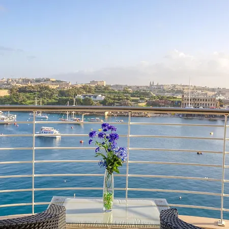 Seaview Luxury 3br In Apartment Sliema