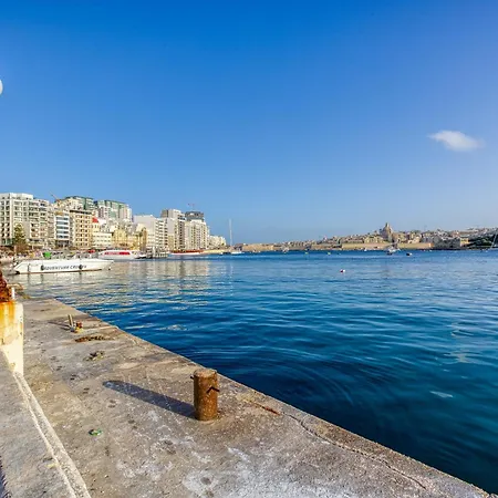 Seaview Luxury 3br In