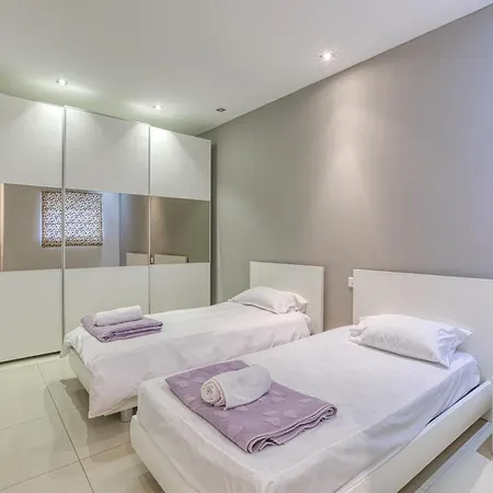 Seaview Luxury 3br In * Sliema